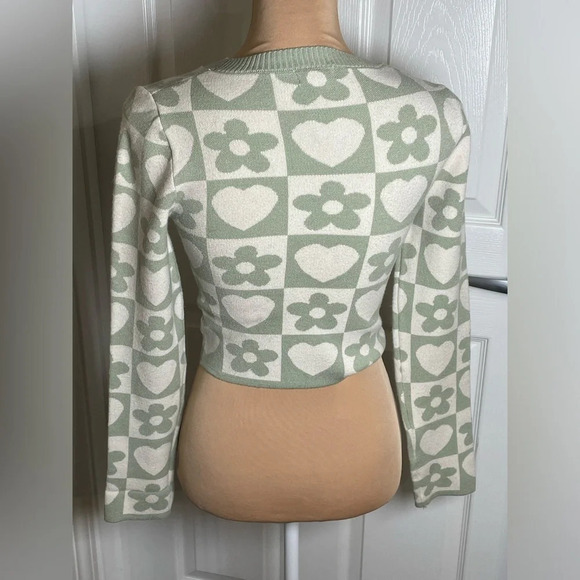 DEBUT~Heart and Flower Checkered Pattern Cropped Sweater Medium - Picture 5 of 7